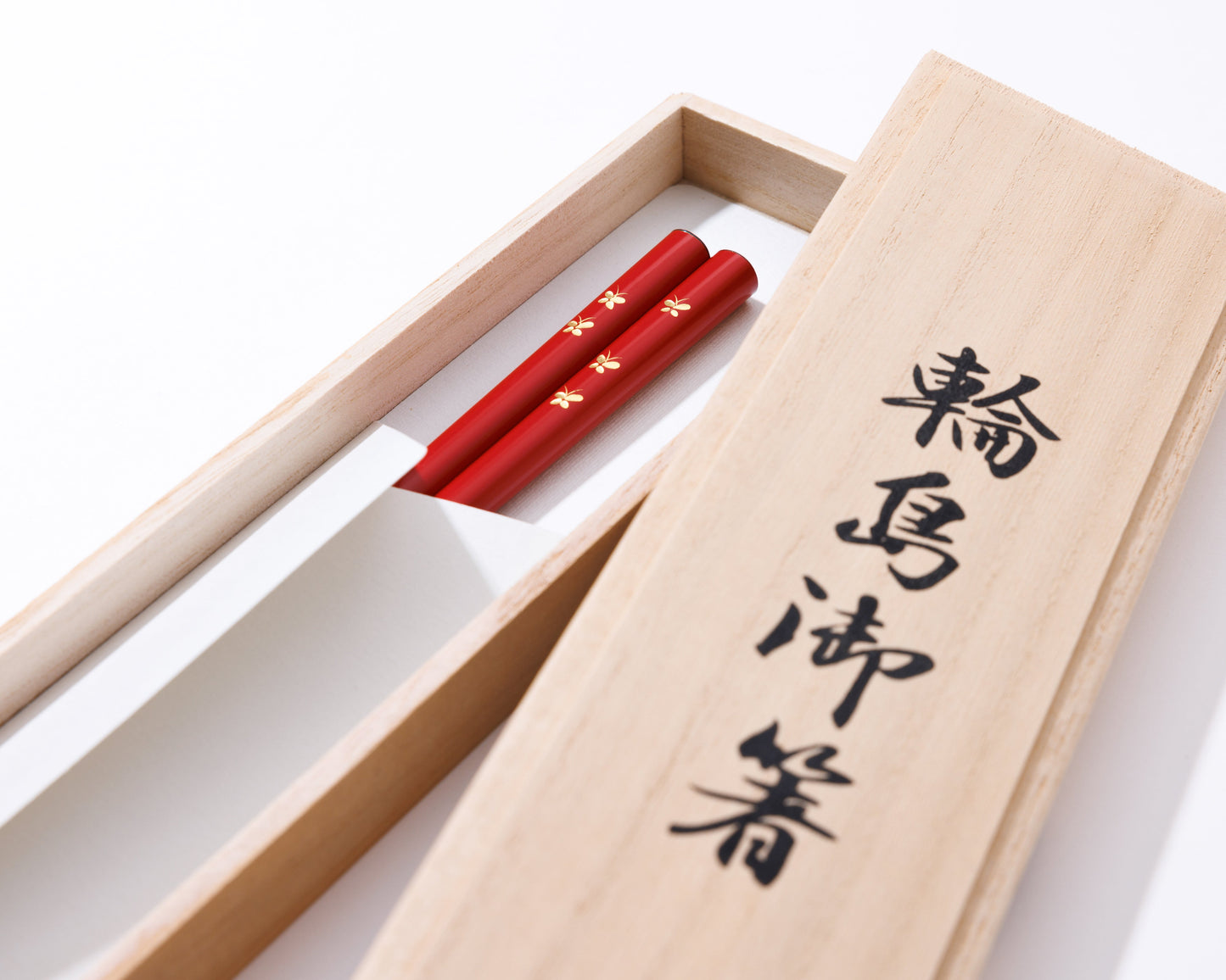 Wajimaya Zenhito original chopsticks (vermilion/butterfly gold)